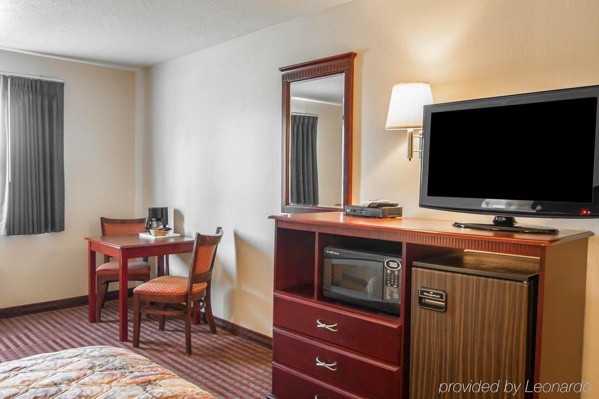Bridgeway Inn & Suites Sublimity Exterior photo