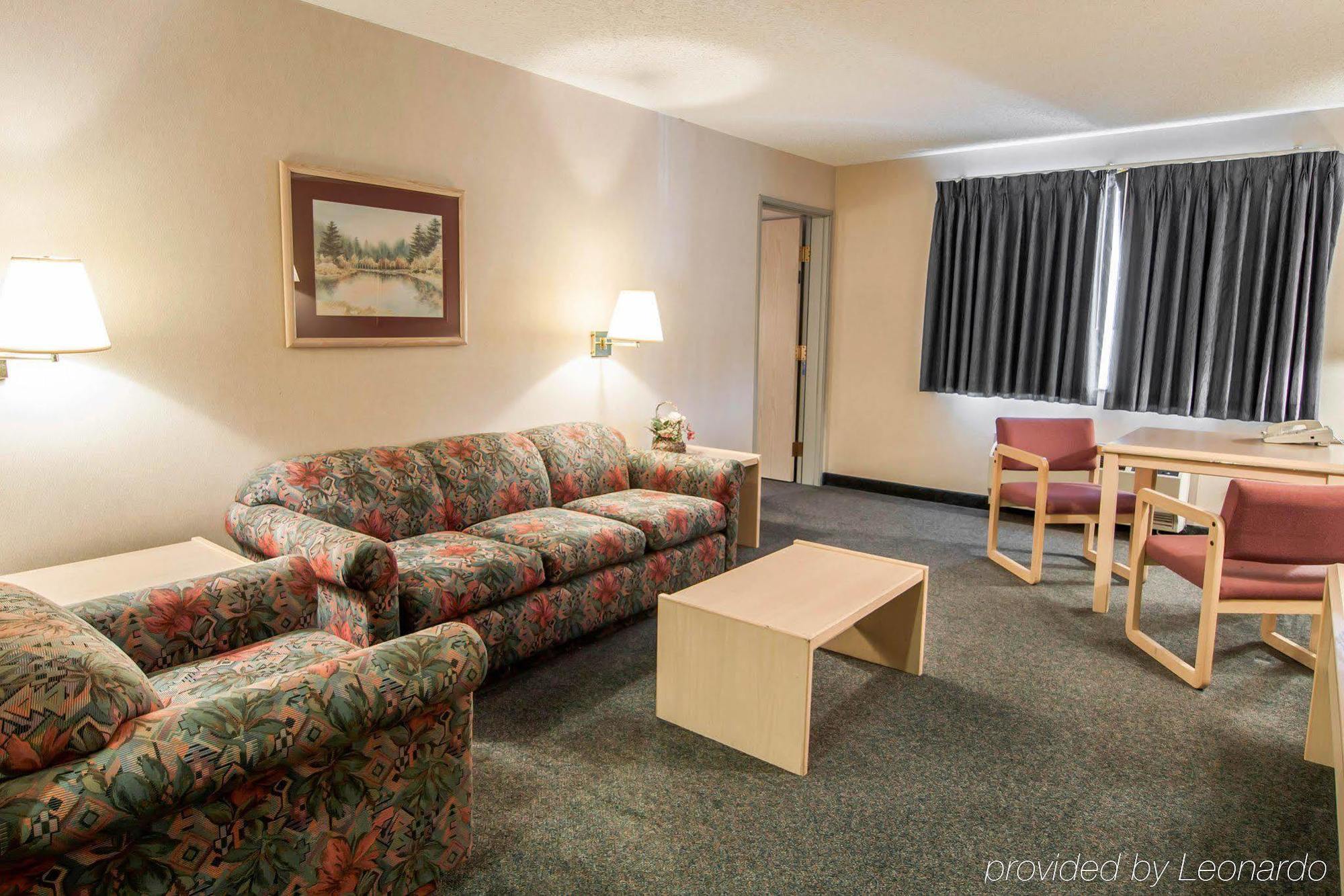 Bridgeway Inn & Suites Sublimity Exterior photo